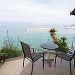 Artemis Hotel