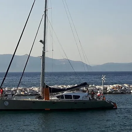 Artemis Hotel