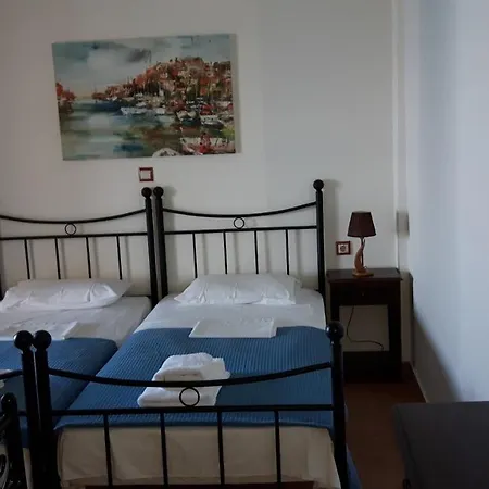 Artemis Hotel *